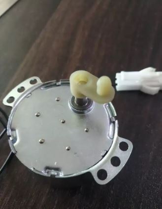 Slow egg turning motor