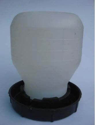 2.5 Liter water drinker for Birds