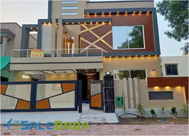 10 Marla House For Sale in Bahria Town Lahore