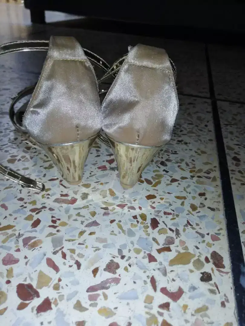 Fancy golden & silver shoe Available for Sale in lahore