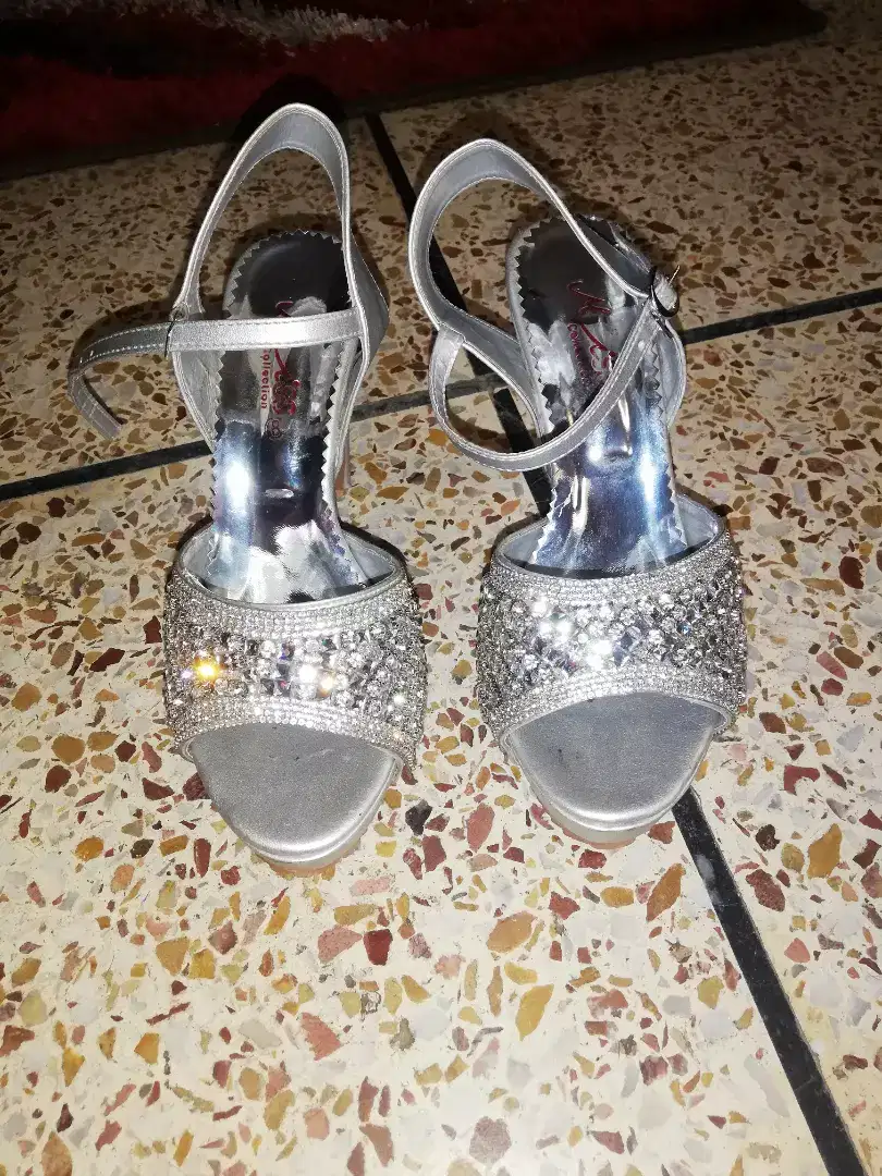 Fancy golden & silver shoe Available for Sale in lahore