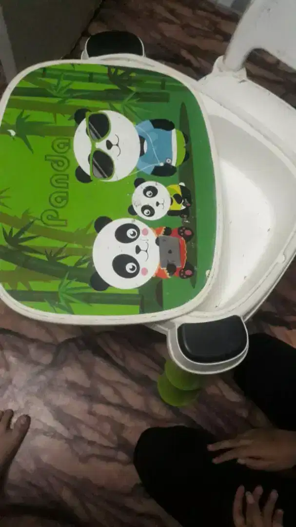 Kids table and chair