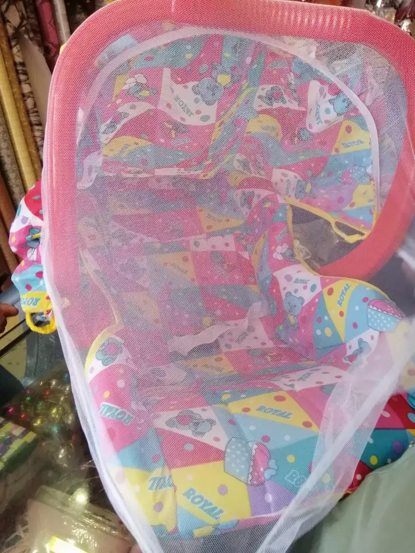 Baby cot royal china