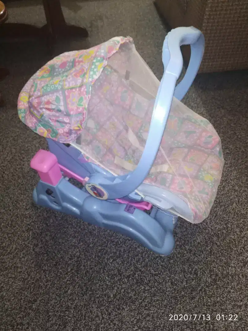Carry cot+Baby swing(cot)with mobile cot, gudday, pillows,sleeping bag