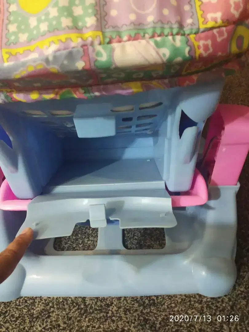 Carry cot+Baby swing(cot)with mobile cot, gudday, pillows,sleeping bag