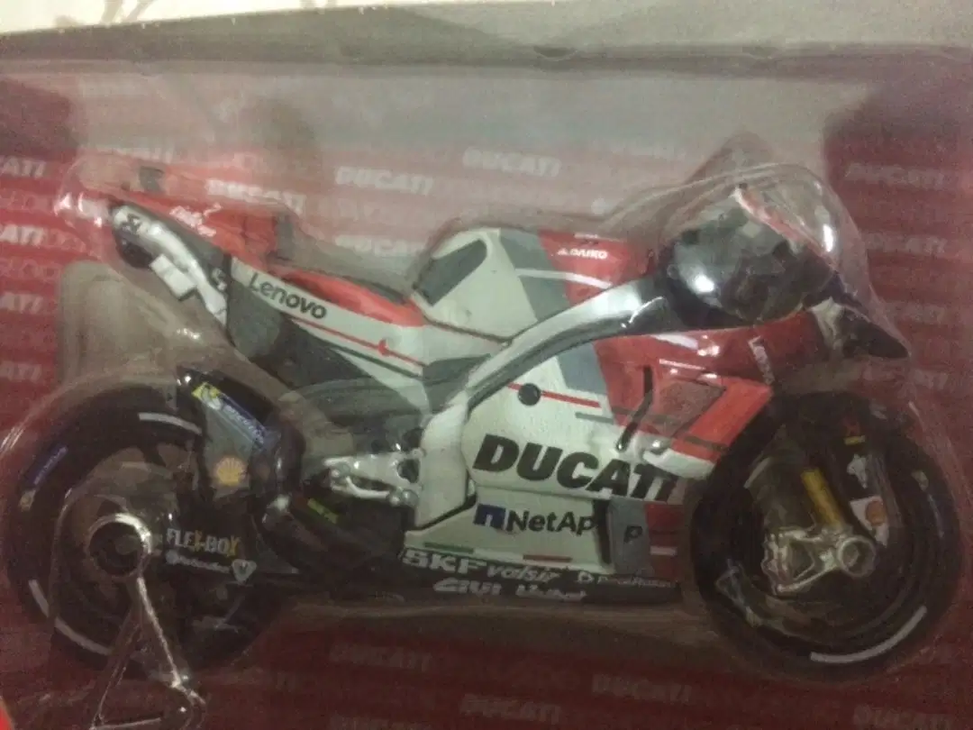 hot wheels die cast car bike m2, green light