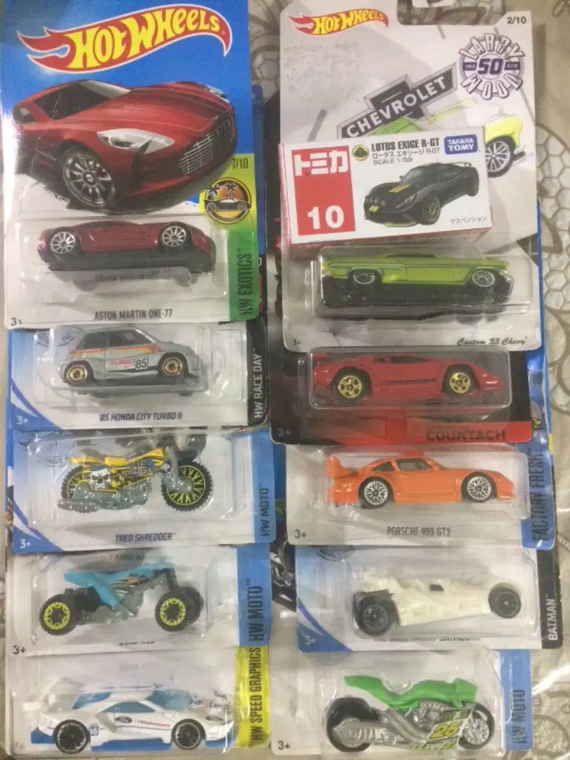 hot wheels die cast car bike m2, green light