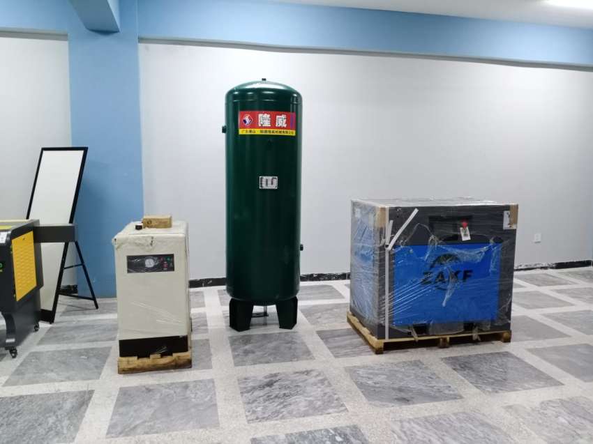 Screw Air Compressor 15KW With Dryer Unit Line Filter 600L Tank
