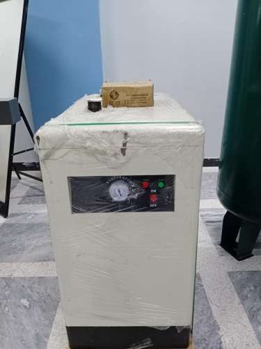 Screw Air Compressor 15KW With Dryer Unit Line Filter 600L Tank