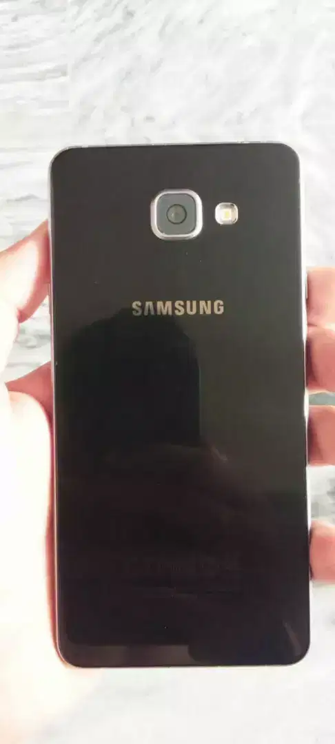 Samsung galaxy A7 (2016) 3gb ram 32 gb memory