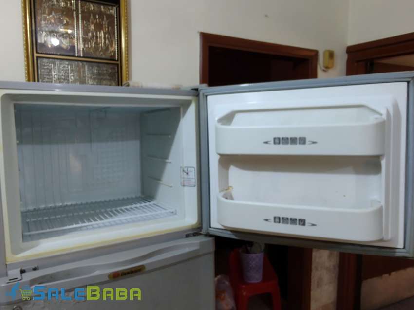 Dawlance Refrigerator 15 CFT Super Fine Working Condition Gulshan Iqbal Karachi
