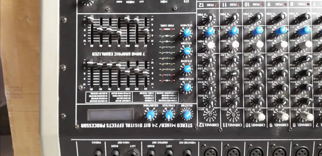SOUND MIXER 12 CHANEL SOUND SOLUTION