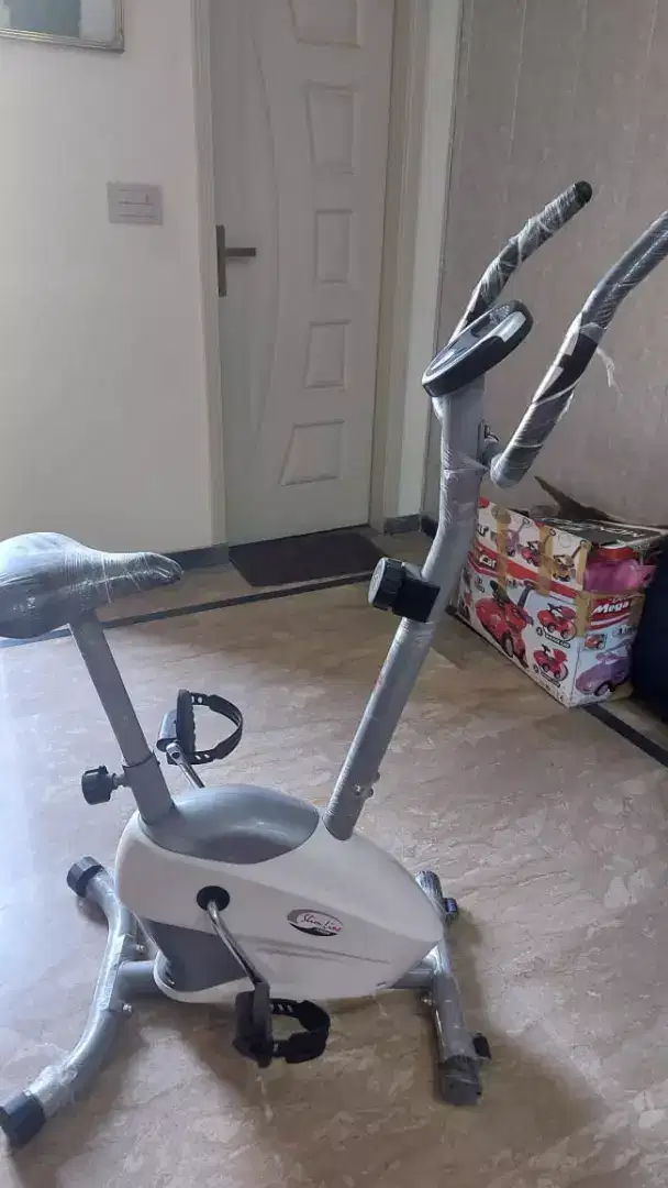 Magnetic exercise cycle almost new