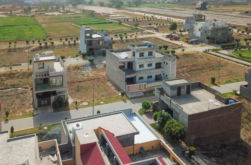 5 marla plot on instalment in Lahore