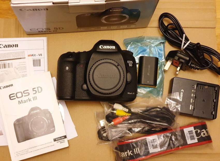Selling Canon 5D Mark III with 24105mm lens