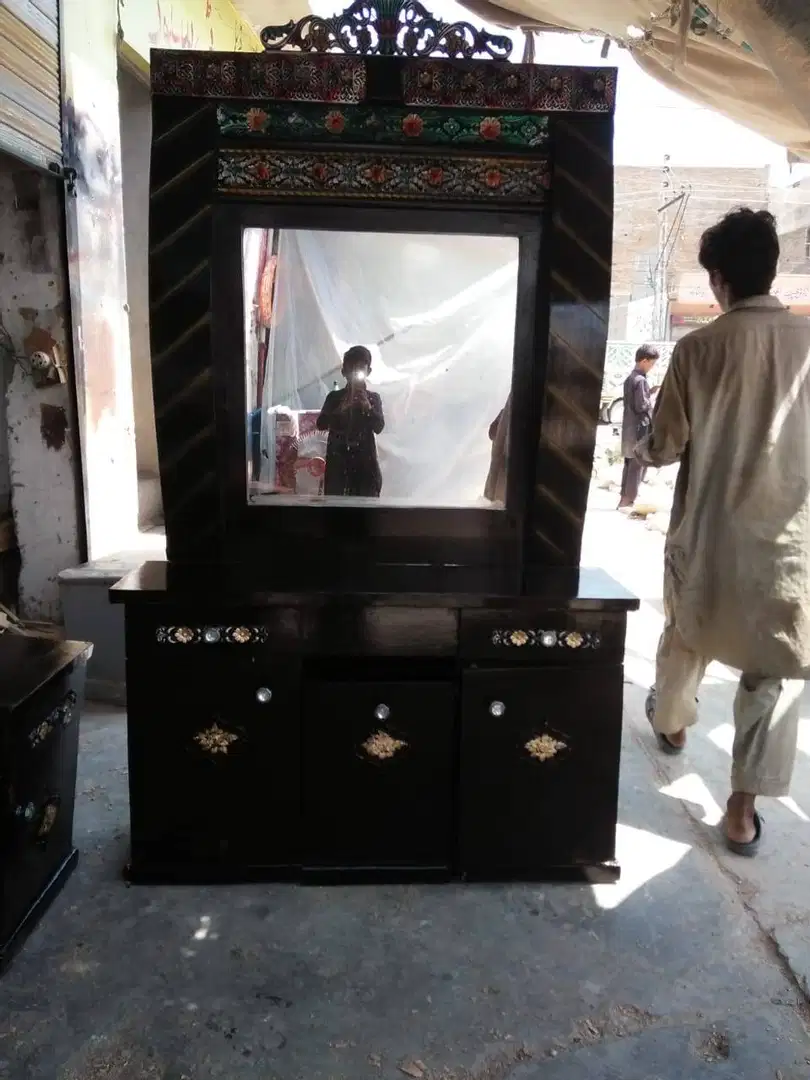 New Bed and Dressing table Available for Sale in Dera Ismail Khan