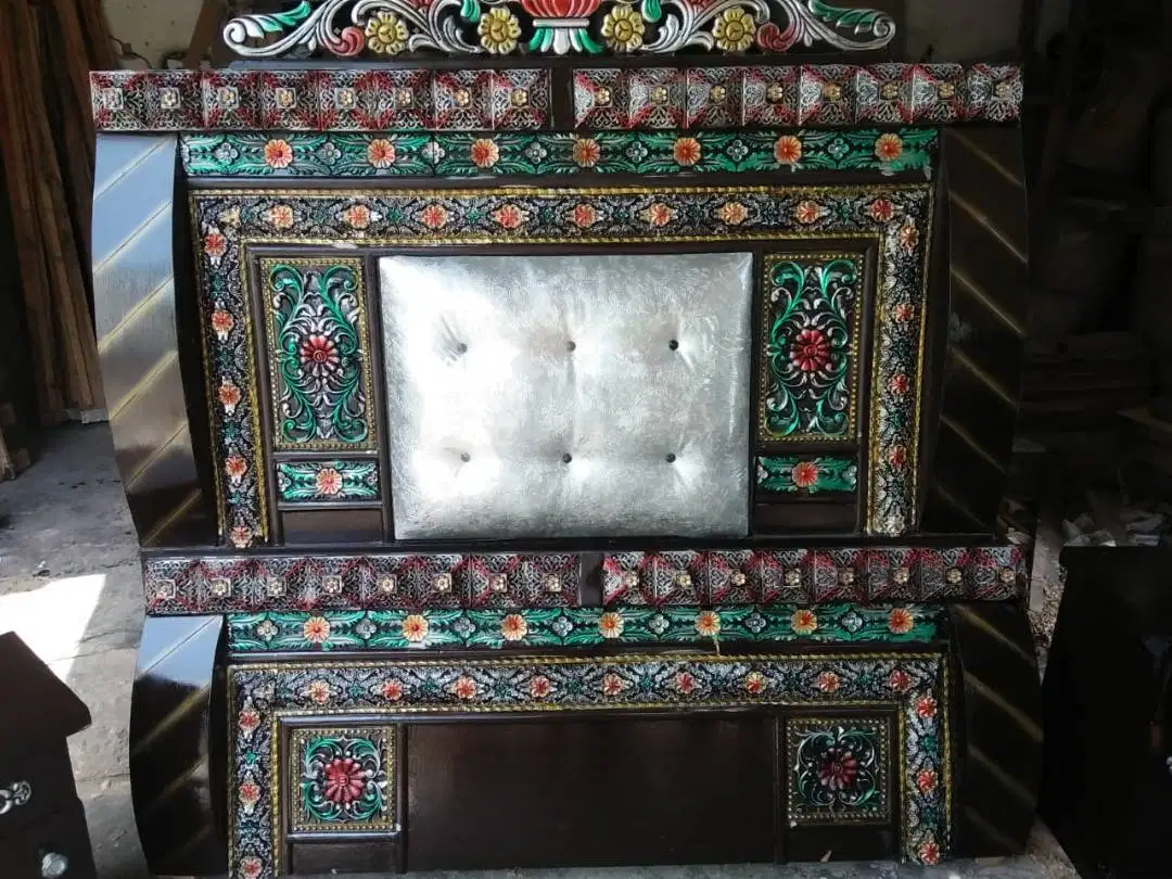 New Bed and Dressing table Available for Sale in Dera Ismail Khan