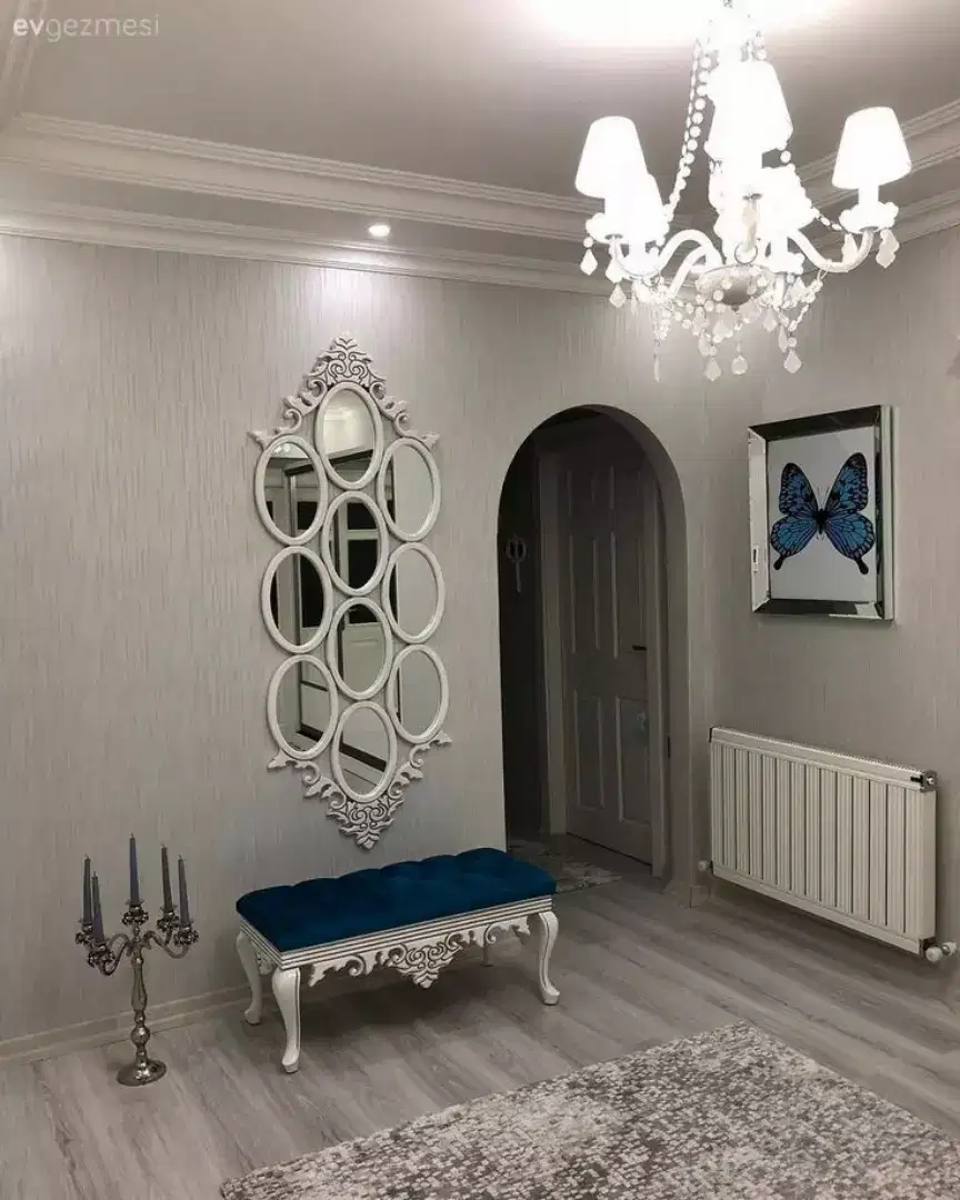 Puffy seater with mirror carved code 2.