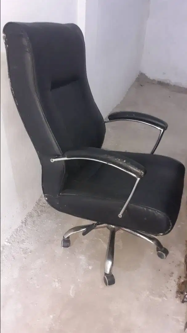 Executive Chair (Revolving chair)