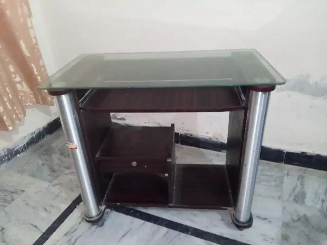 TV. Trolley/ computer table