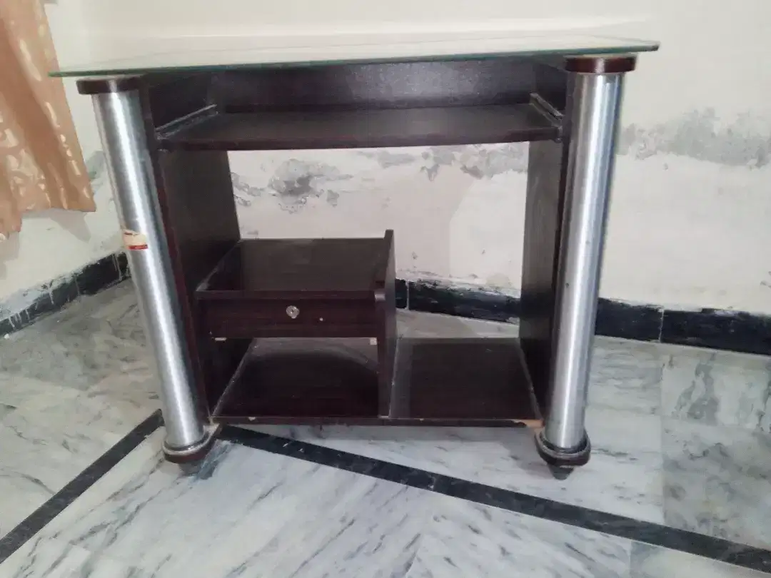 TV. Trolley/ computer table