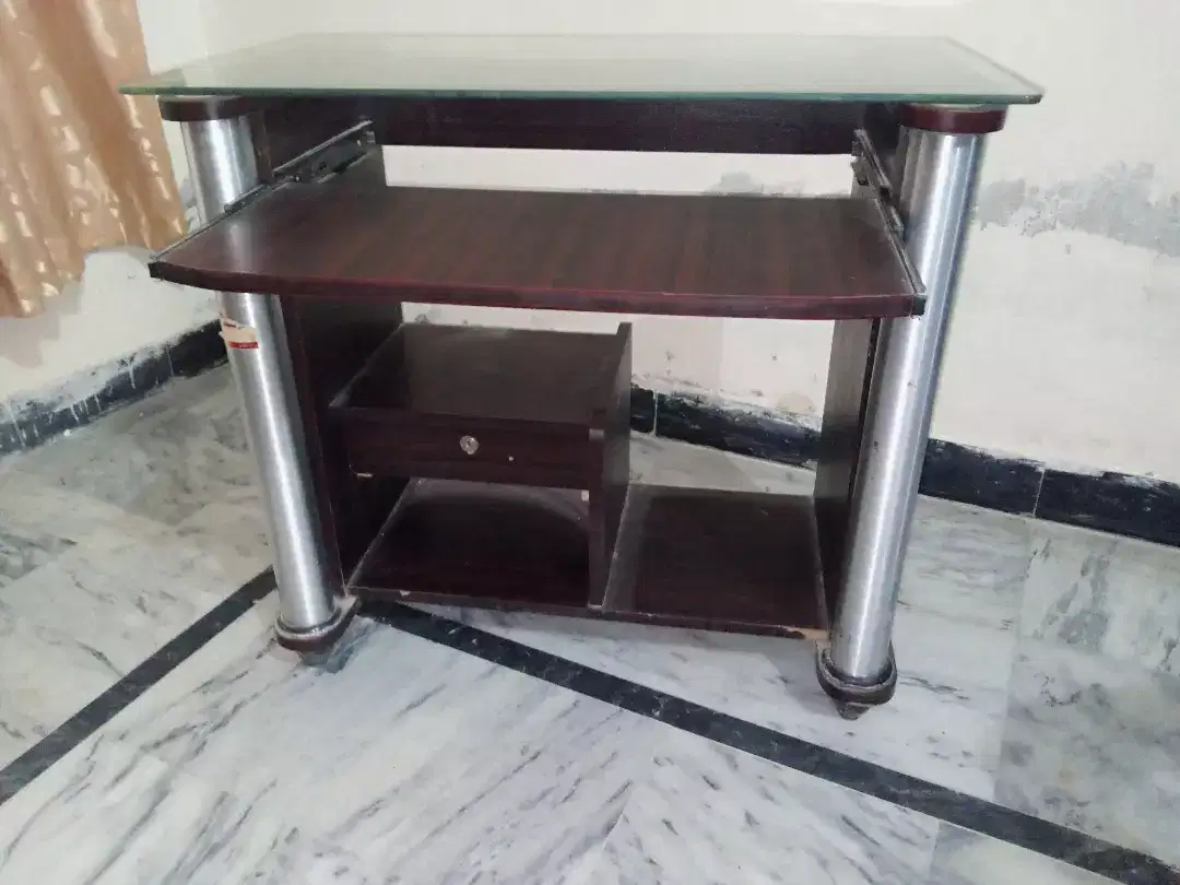 TV. Trolley/ computer table
