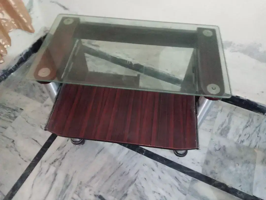 TV. Trolley/ computer table