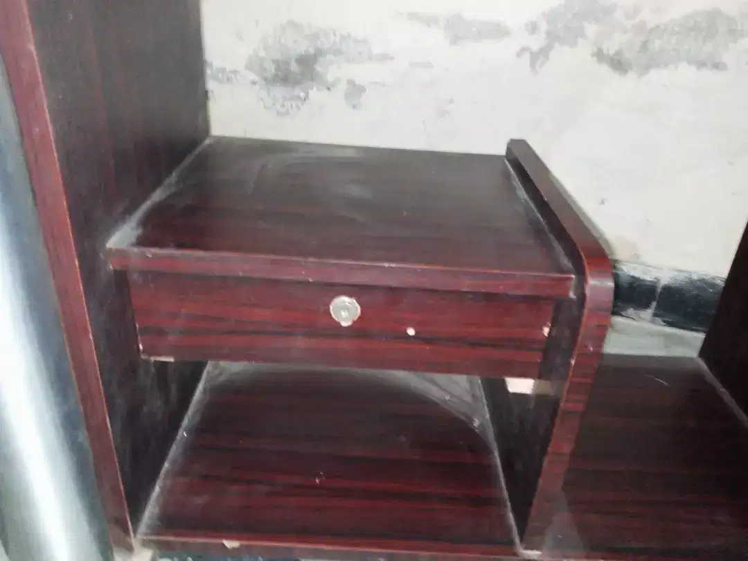 TV. Trolley/ computer table