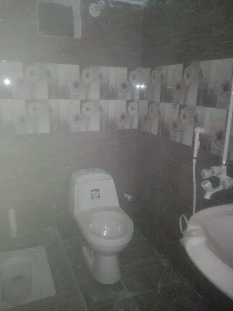 3 Bds - 3 Ba - 3 Marla house or shop for rent