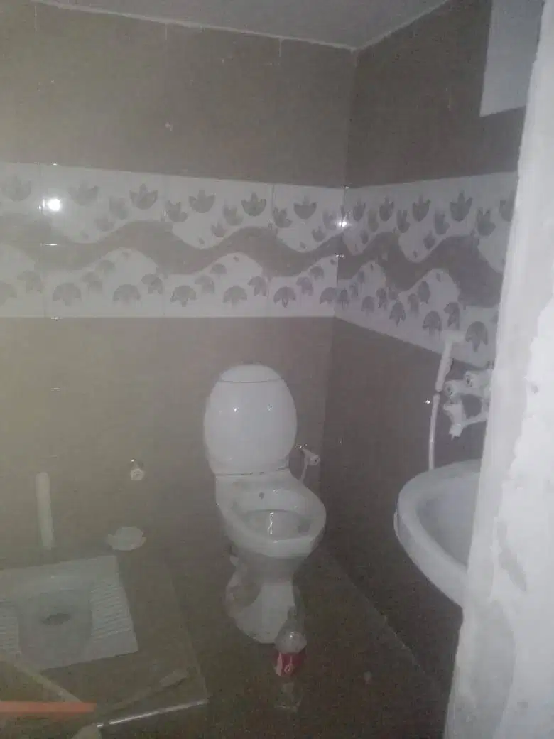 3 Bds - 3 Ba - 3 Marla house or shop for rent