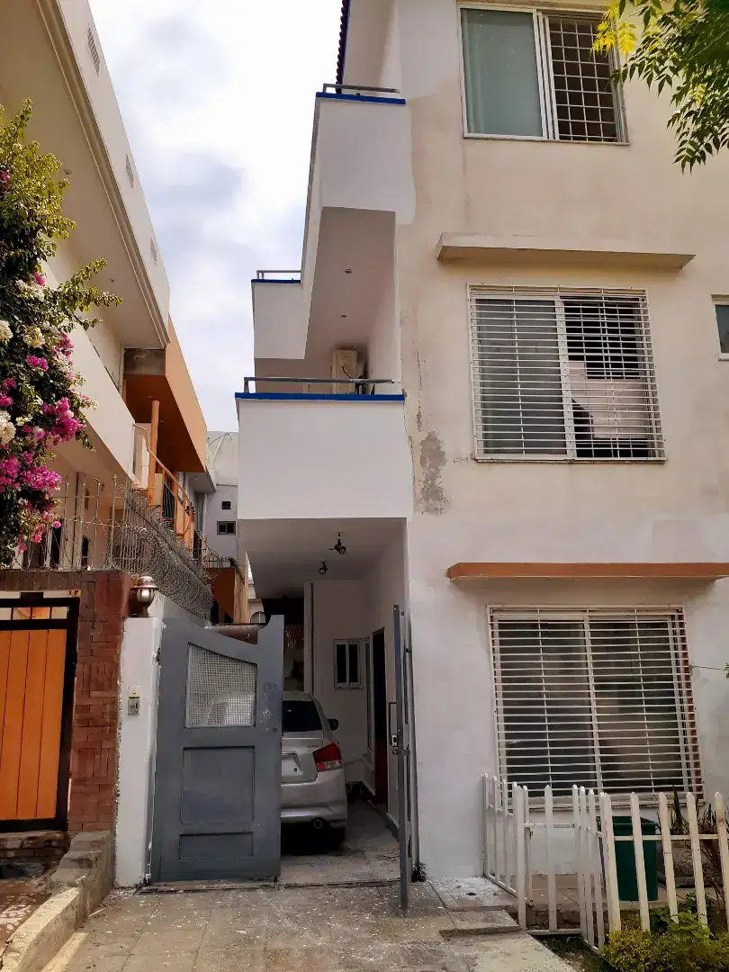 2 Bds - 2 Ba - 6 Marla Cornor ground portion E/11/4