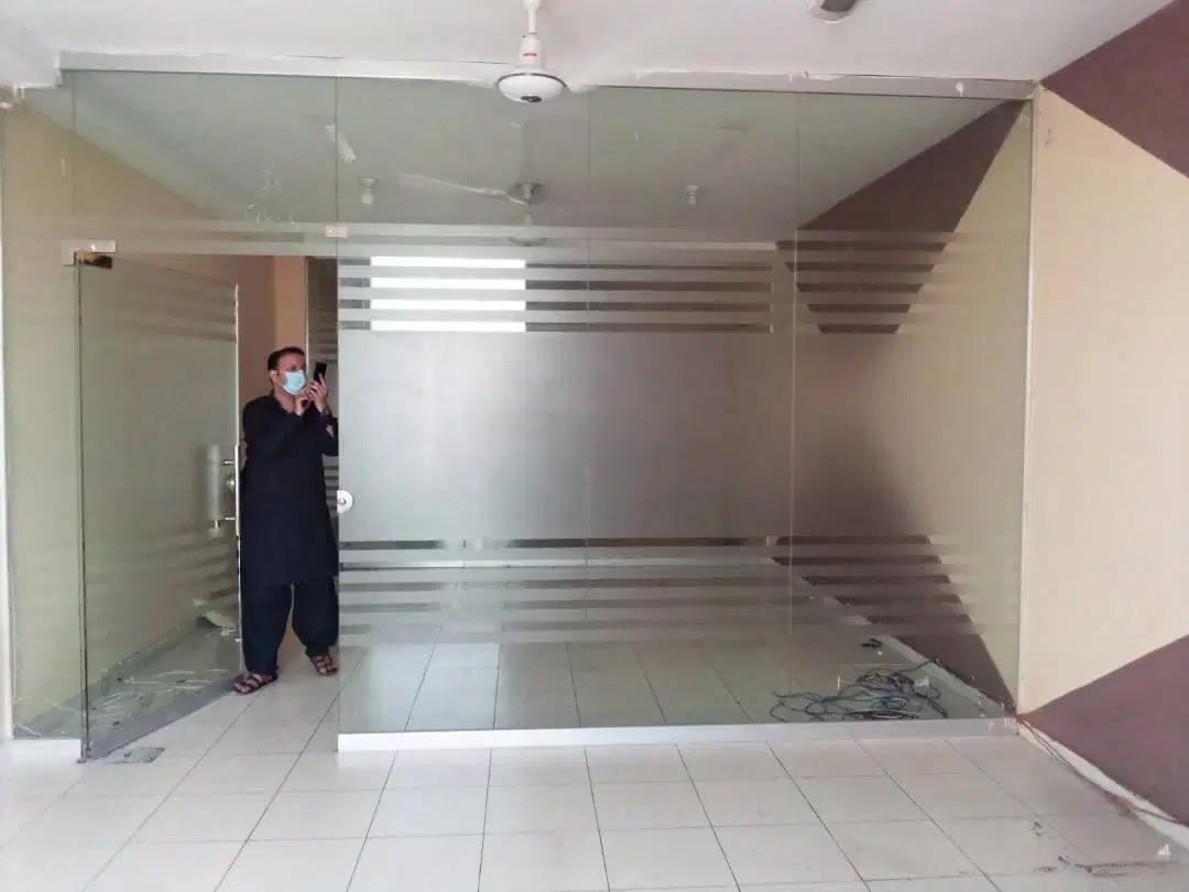 770 Sqft CORPORATE OFFICE NEAR MAIN BOULEVARD GULBERG