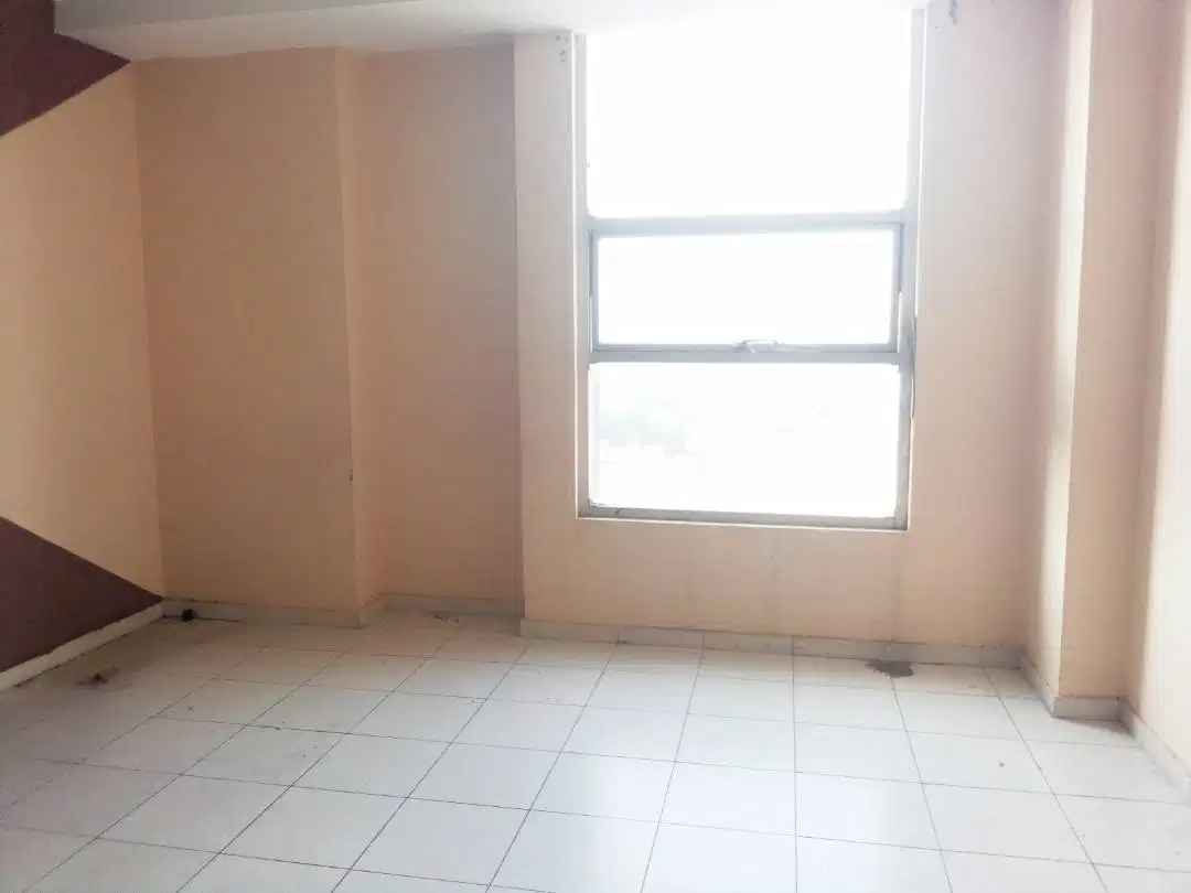 770 Sqft CORPORATE OFFICE NEAR MAIN BOULEVARD GULBERG