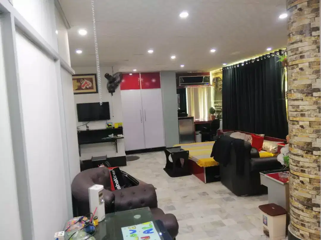 We have double and 4 bed luxury rooms on daily rental basis