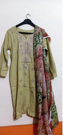 Ecnomical 3 piece Lawn Suit free delivery
