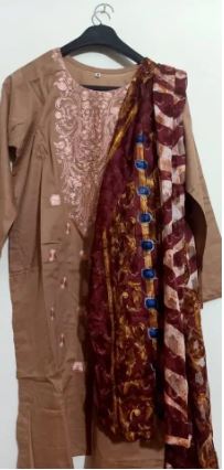 Ecnomical 3 piece Lawn Suit free delivery