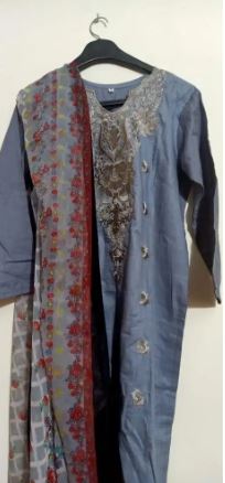Ecnomical 3 piece Lawn Suit free delivery
