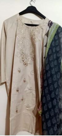Ecnomical 3 piece Lawn Suit free delivery