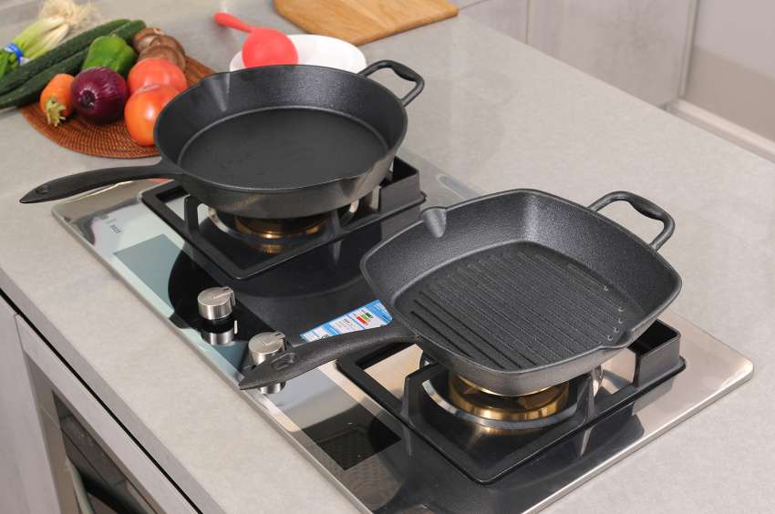 High quality Cast iron cookware ,skillet,frying pan ,different kinds of wok