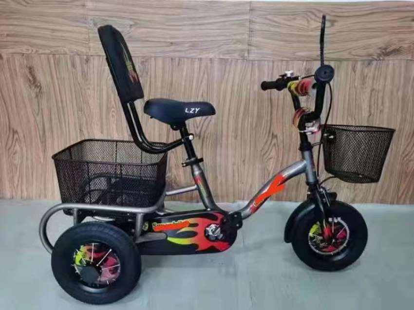 Sales of children's tricycles children's electric cars