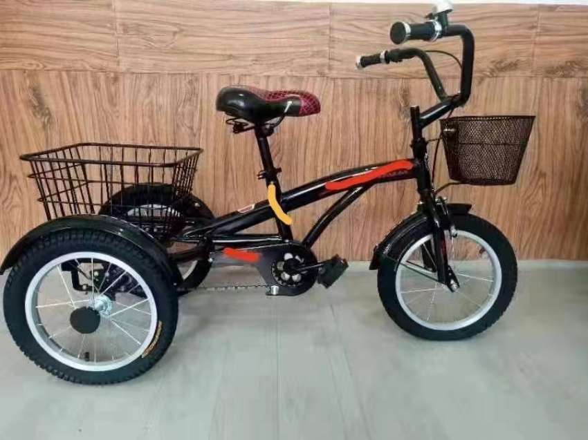 Sales of children's tricycles children's electric cars