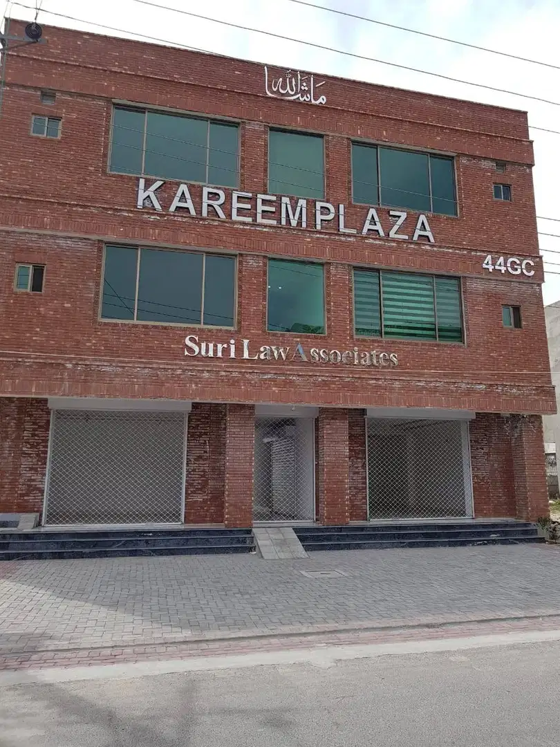 10 Marla Commercial Plaza For Sale in Canal Gardens Lahore