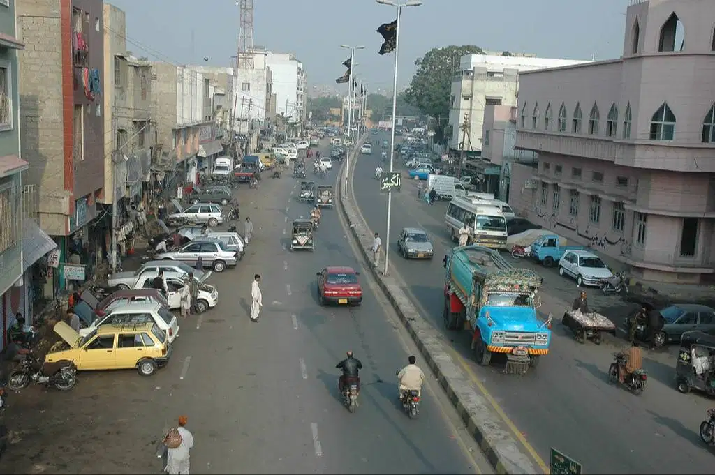 Jamshed Road SHOP for SALE near YADGAR FISH