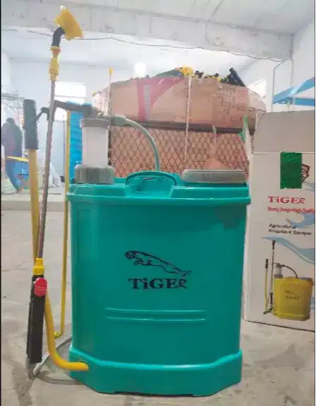 Hand Pump Pressure spray machine for protection 20 liter 2233