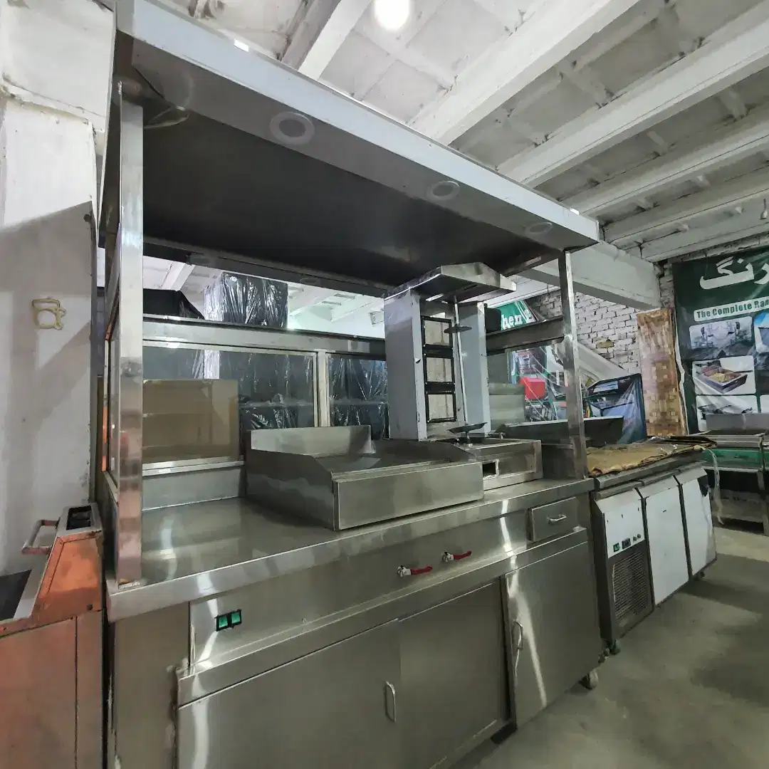Shawarma counter 6 feet with machine led lights we hve pizza oven etc