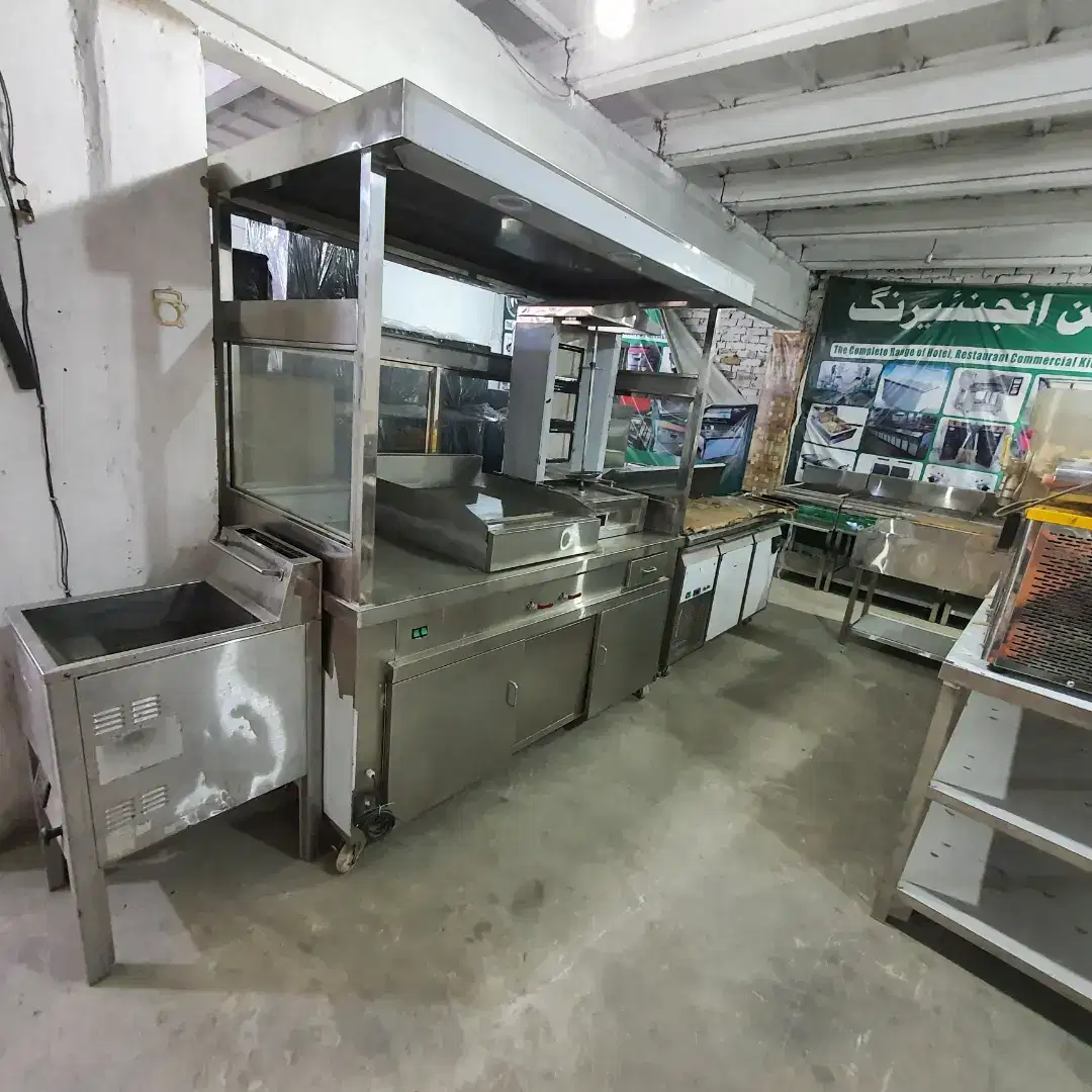 Shawarma counter 6 feet with machine led lights we hve pizza oven etc