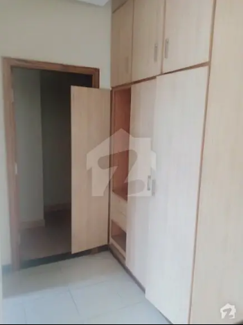 10 Marla First Floor Apartment Available For Rent