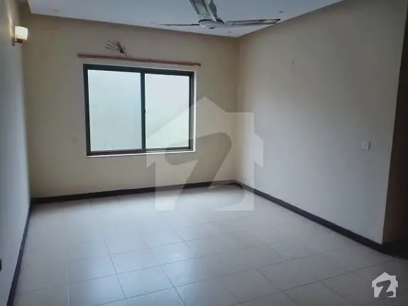 10 Marla First Floor Apartment Available For Rent