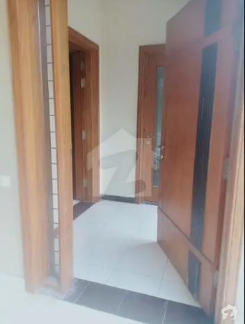 10 Marla First Floor Apartment Available For Rent