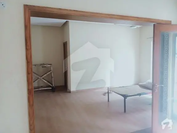 10 Marla First Floor Apartment Available For Rent